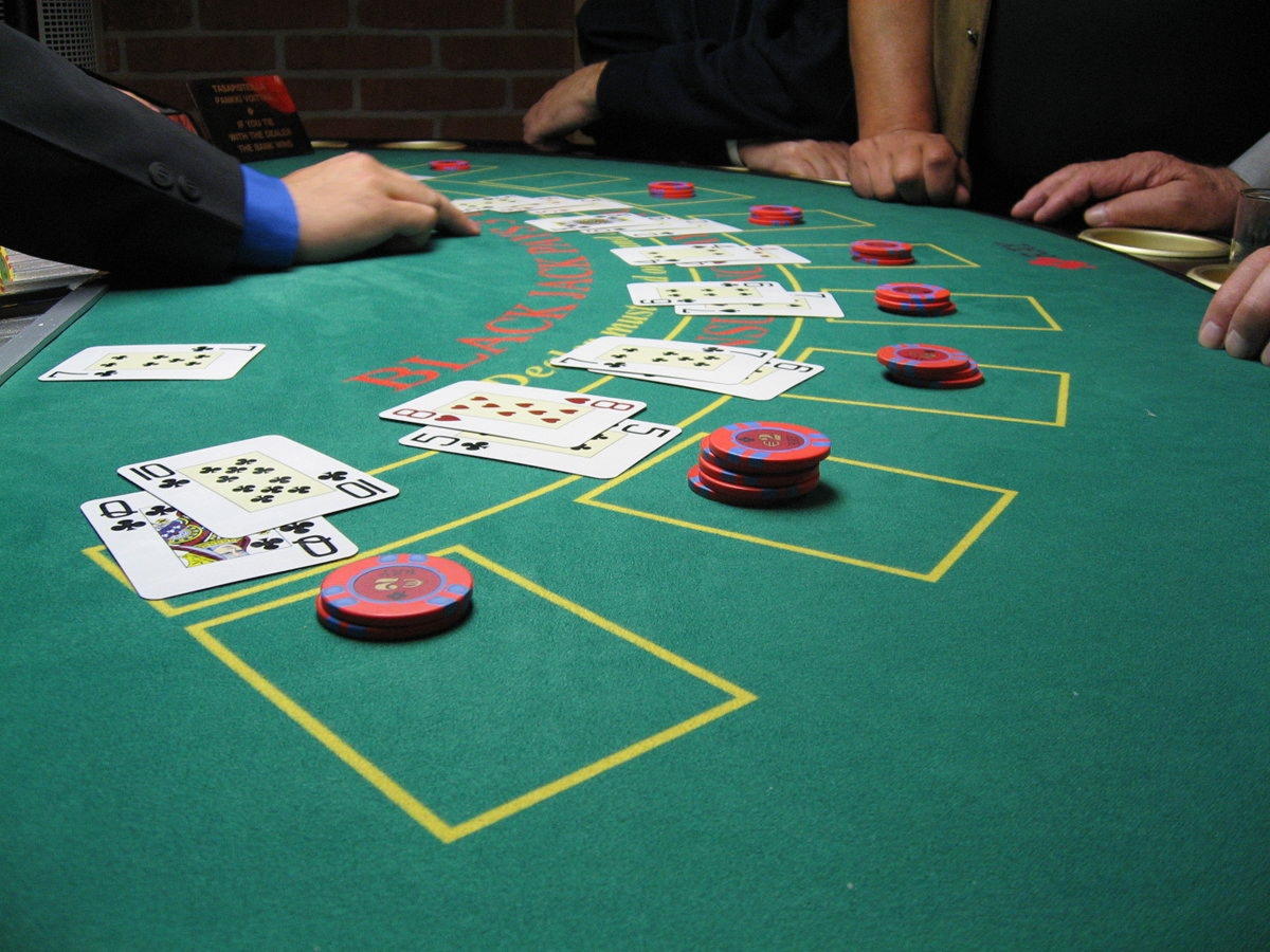€880 Daily freeroll slot tournament at Leo Dubai Casino