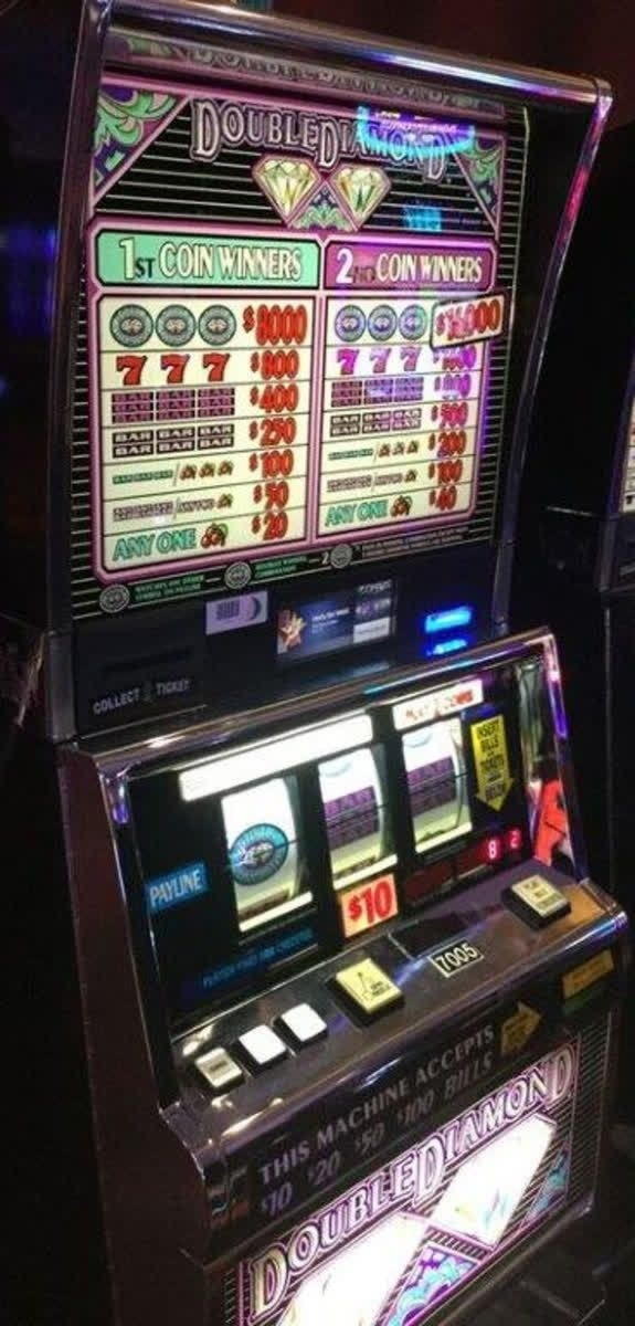 €620 Daily freeroll slot tournament at Vegas Hero Casino