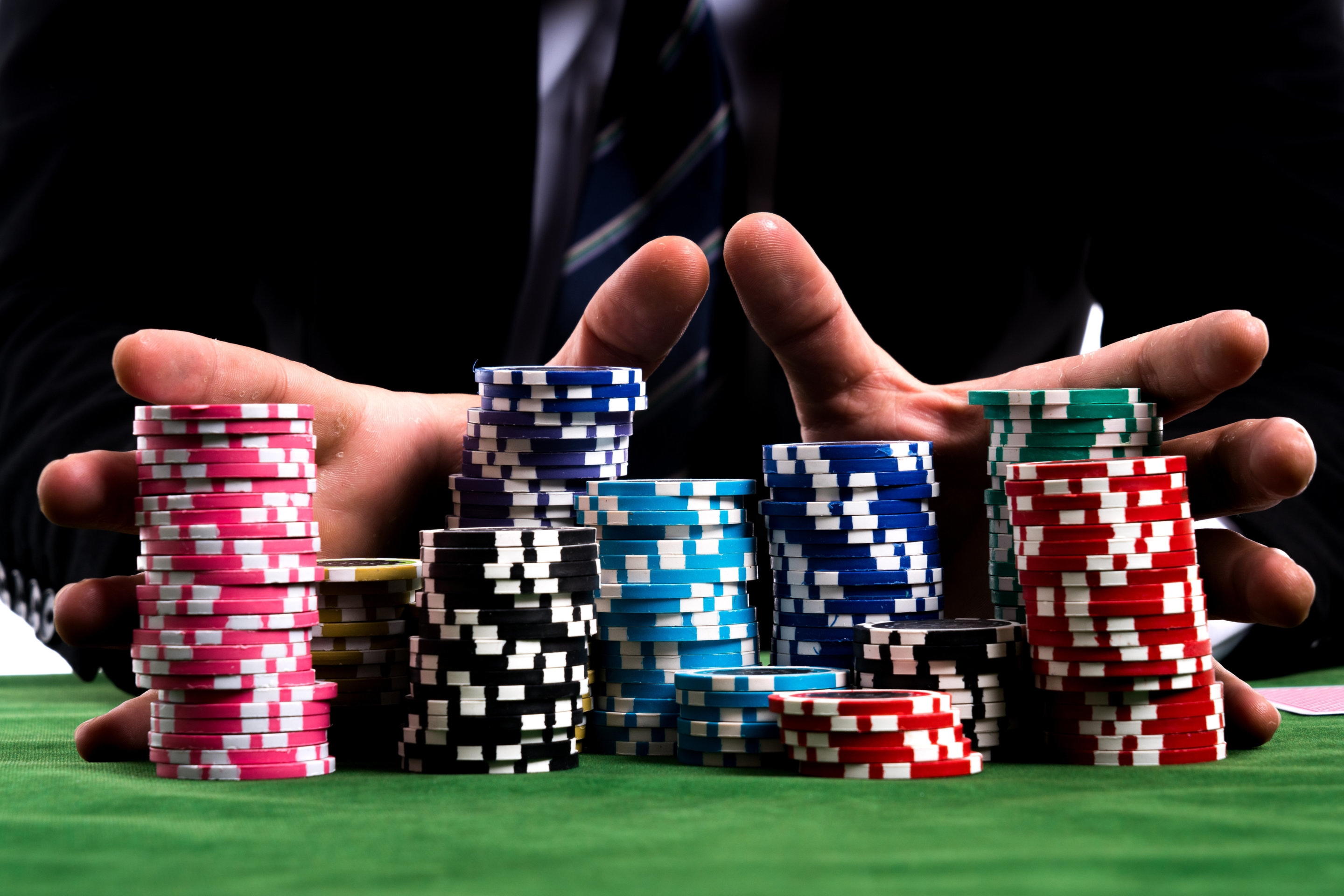 £666 FREE Casino Chip at Vegas Hero Casino