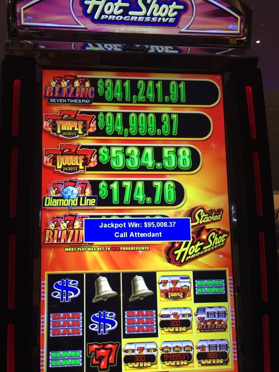 $890 Daily freeroll slot tournament at Genesis Casino
