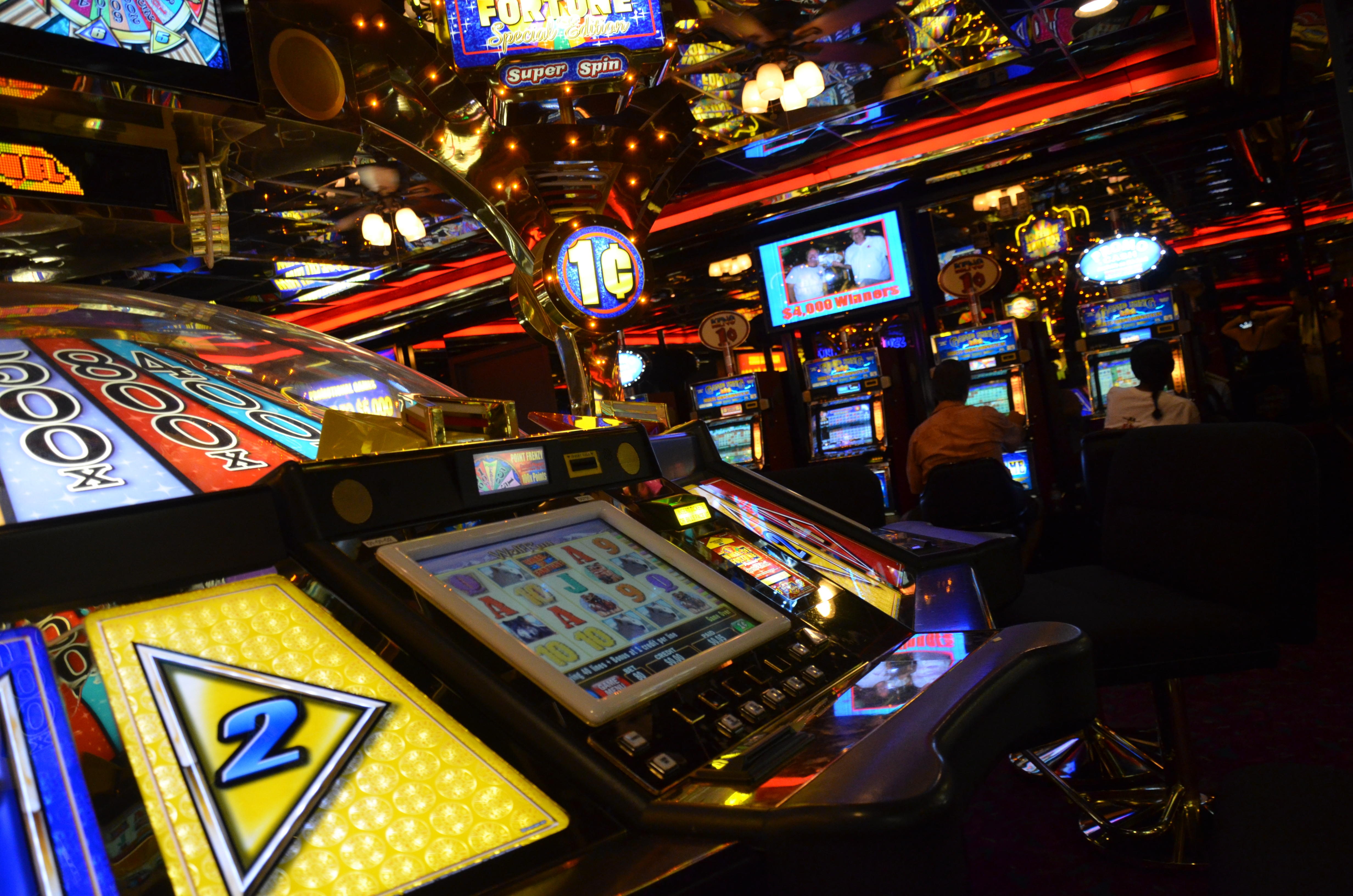 995% Deposit match bonus at Royal Panda Casino