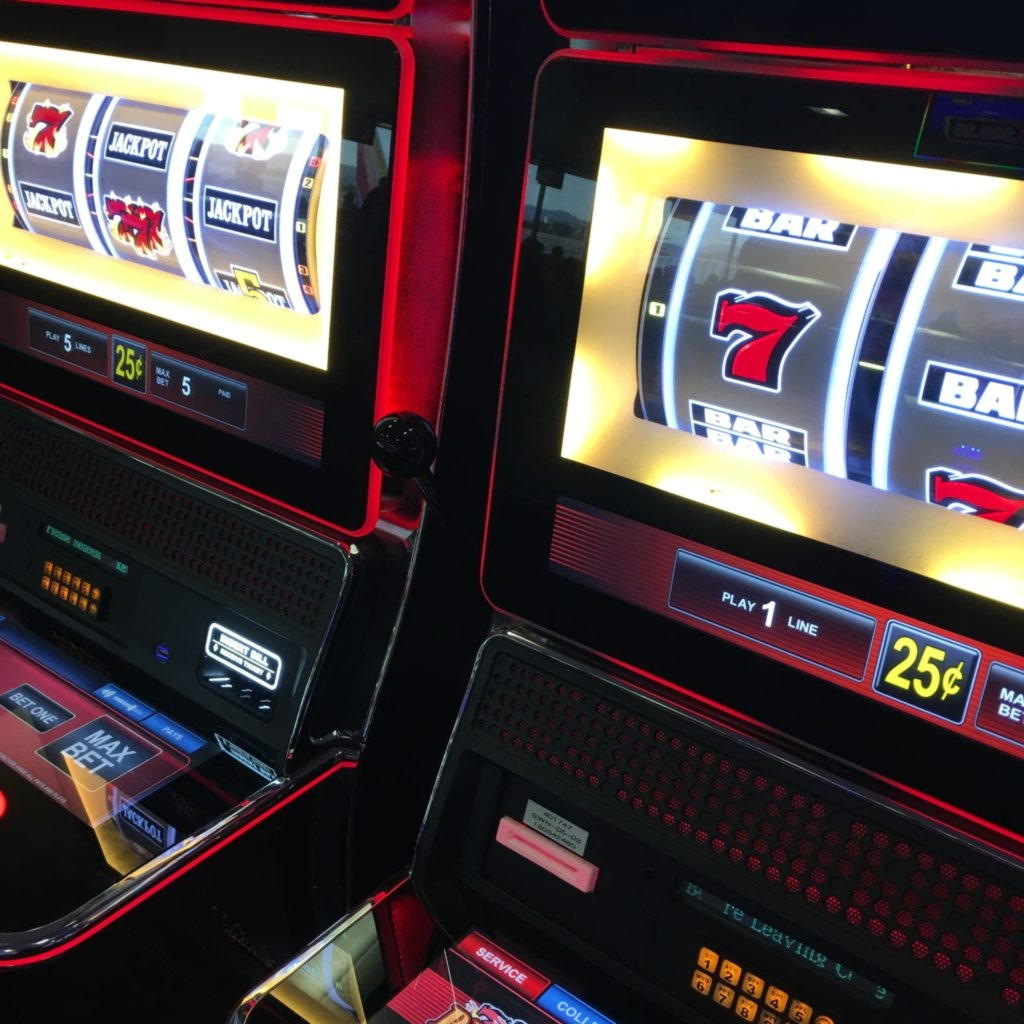 EUR 225 Daily freeroll slot tournament at Casino com