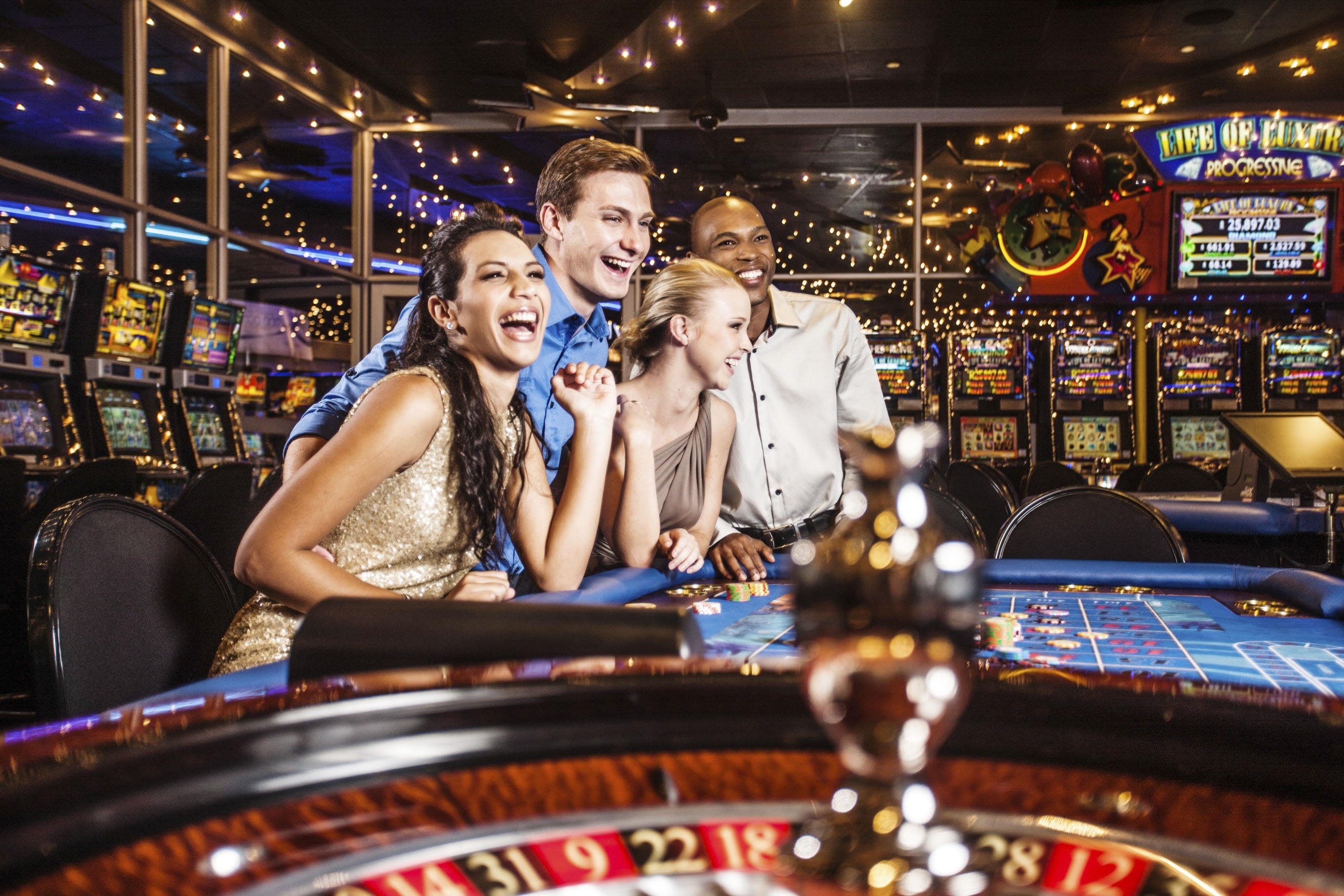 880% Welcome Bonus at Royal Panda Casino